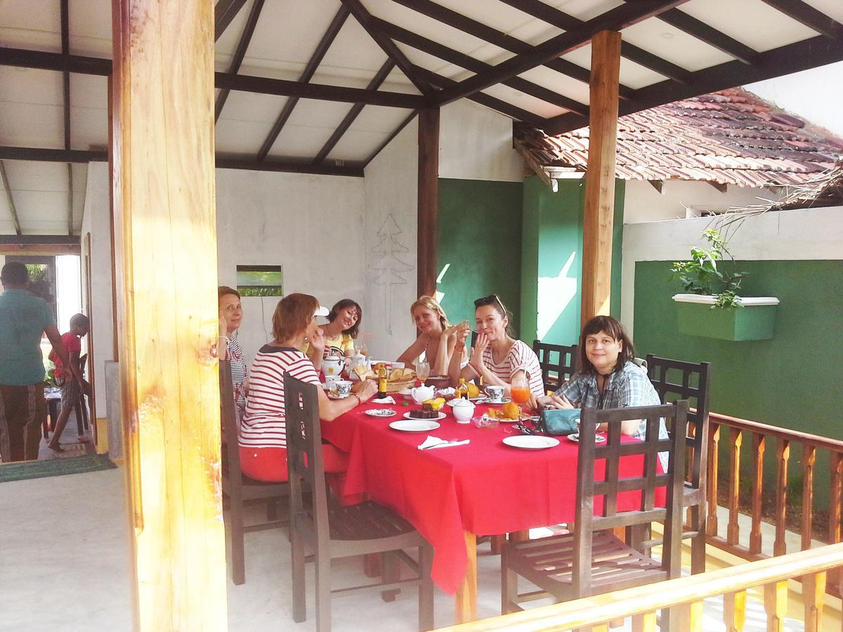 Anila Beach Inn Tangalle Exterior foto
